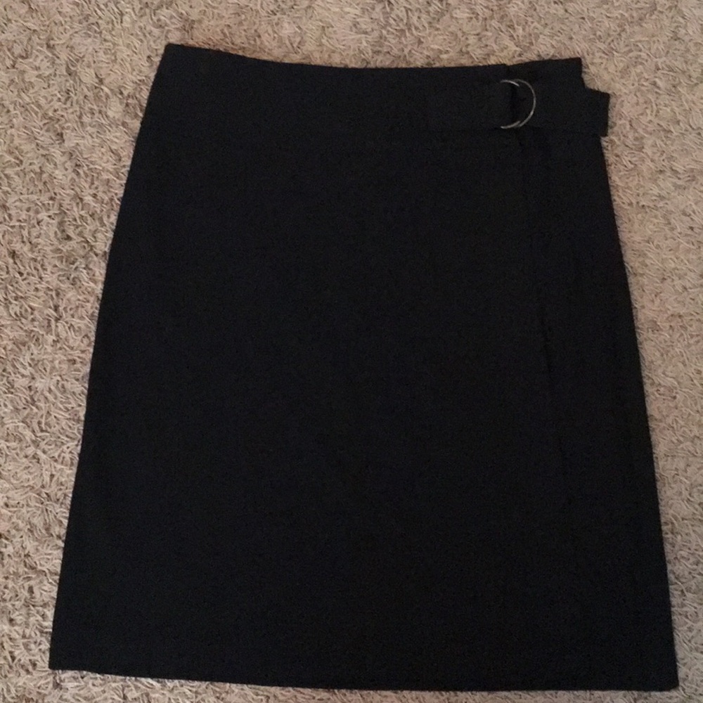 Old Navy black wrap skirt 4